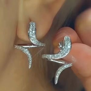 New 925 Silver Beautiful Snake Diamond Stud Earrings